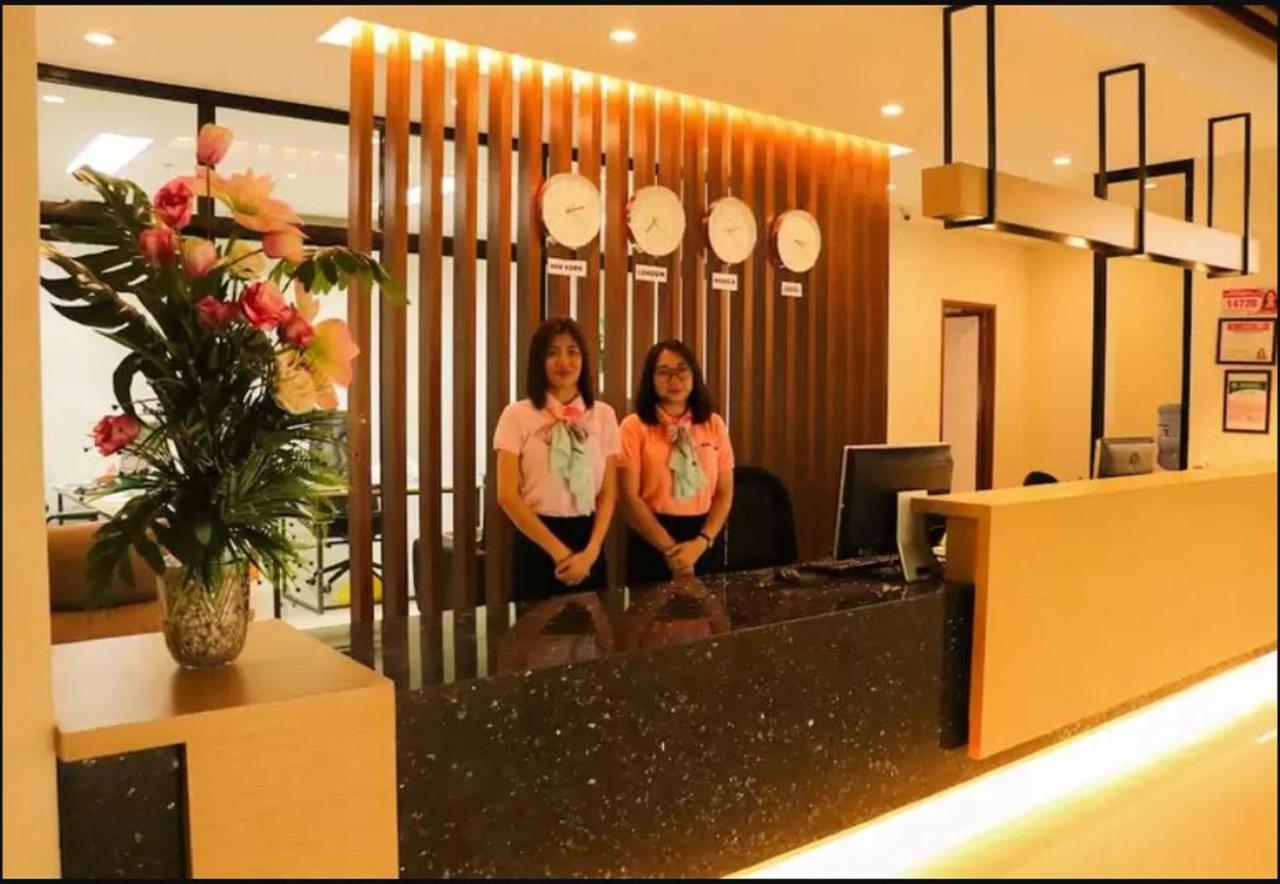 Oyo 627 88 Airport Lounge 2*