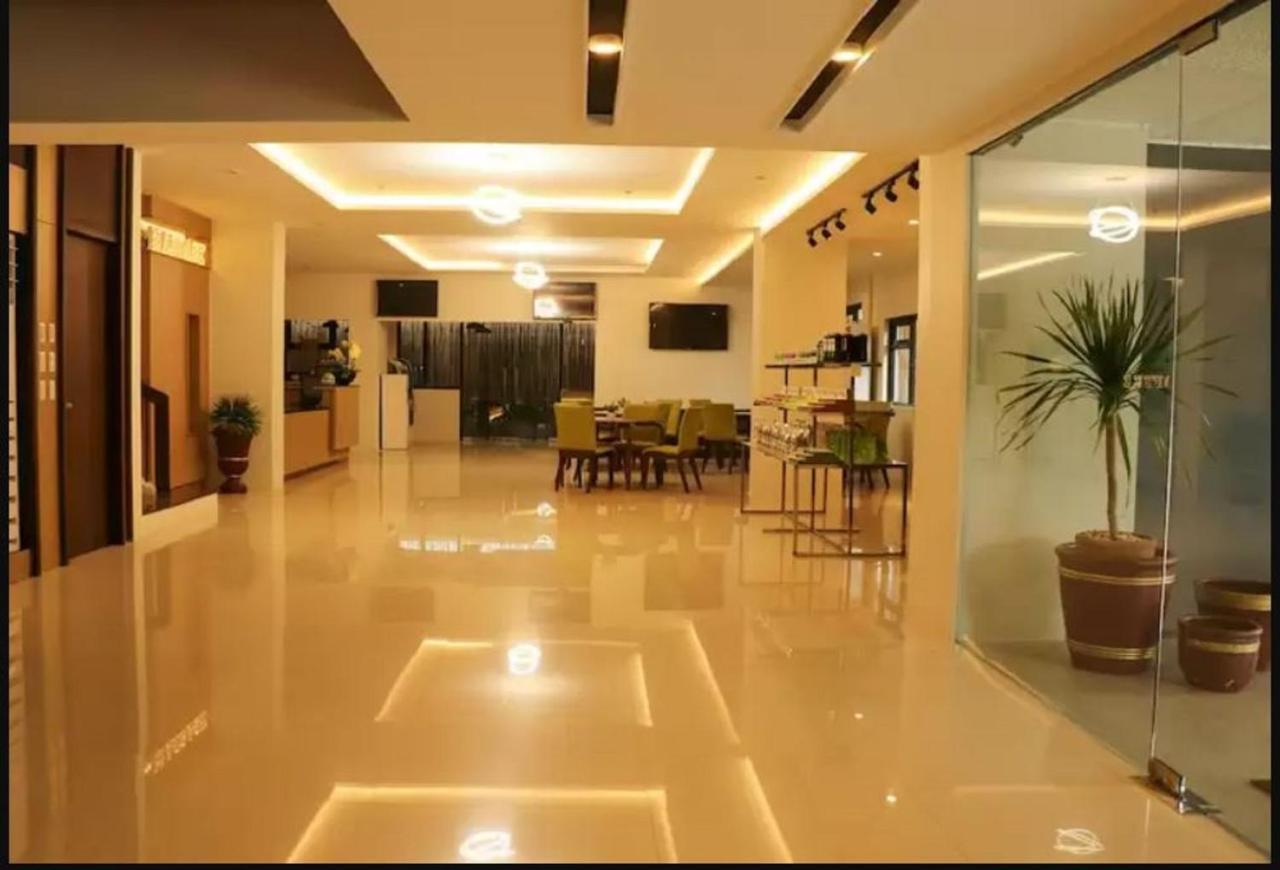 Hotel Oyo 627 88 Airport Lounge 2*