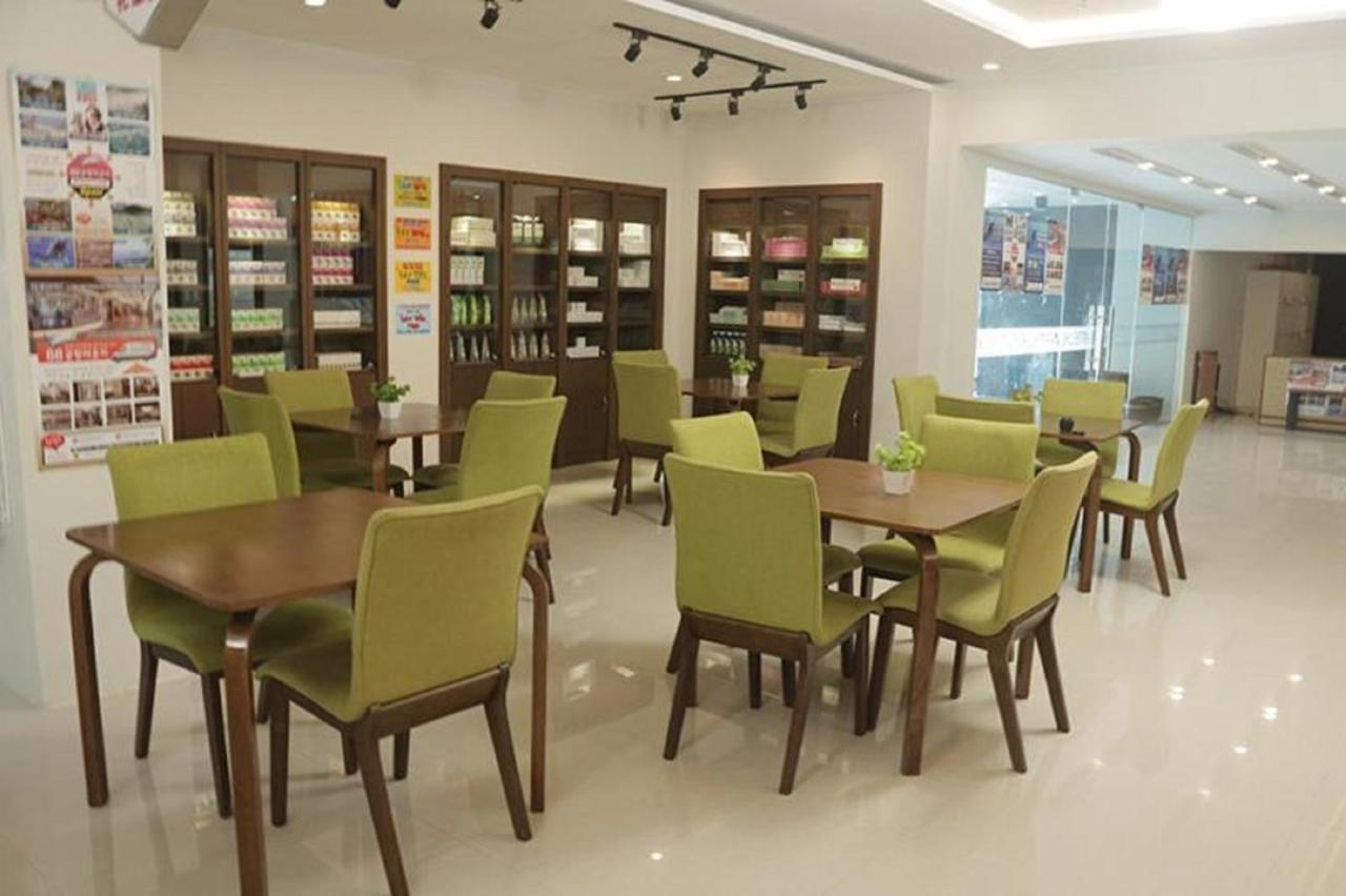 Oyo 627 88 Airport Lounge